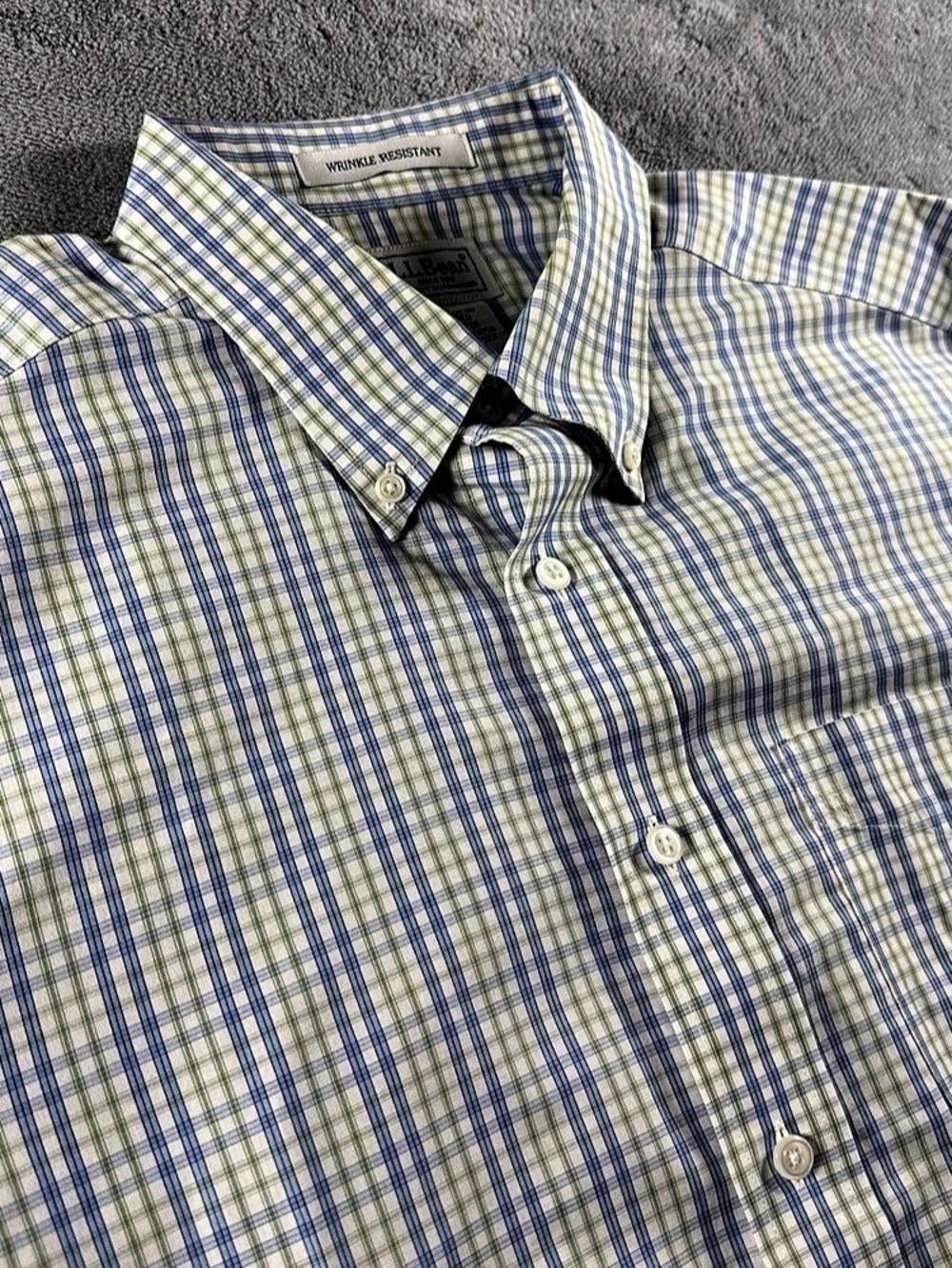 L.L.Bean Short Sleeve Blue Green Plaid Shirt Men’s Medium Wrinkle Resistant